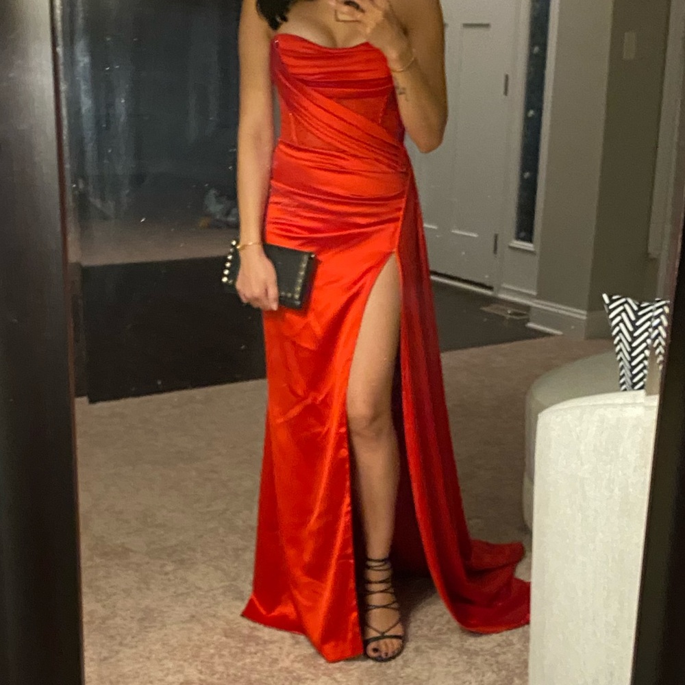 Miss Circle long maxi dress. High slit!